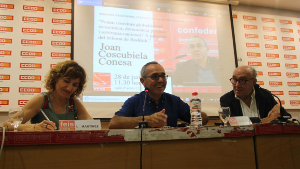 La secretria de Formaci Sindical, Inma Martnez, el ponent Joan Coscubiela i el coordinador del Seminari, Emrit Bono.