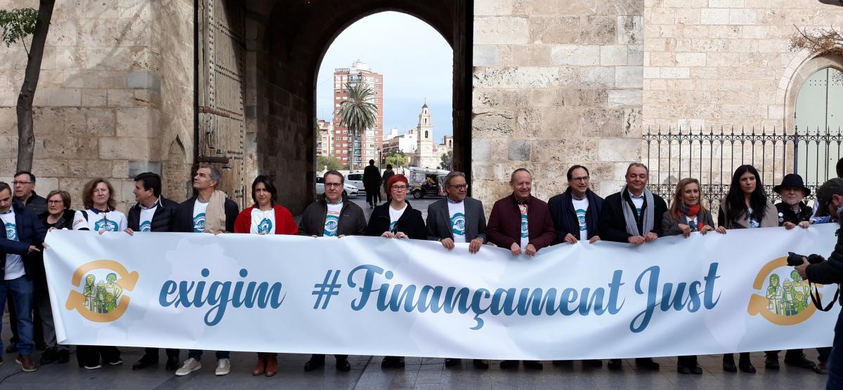 Imagen de archivo de la cadena humana conjunta en Valencia