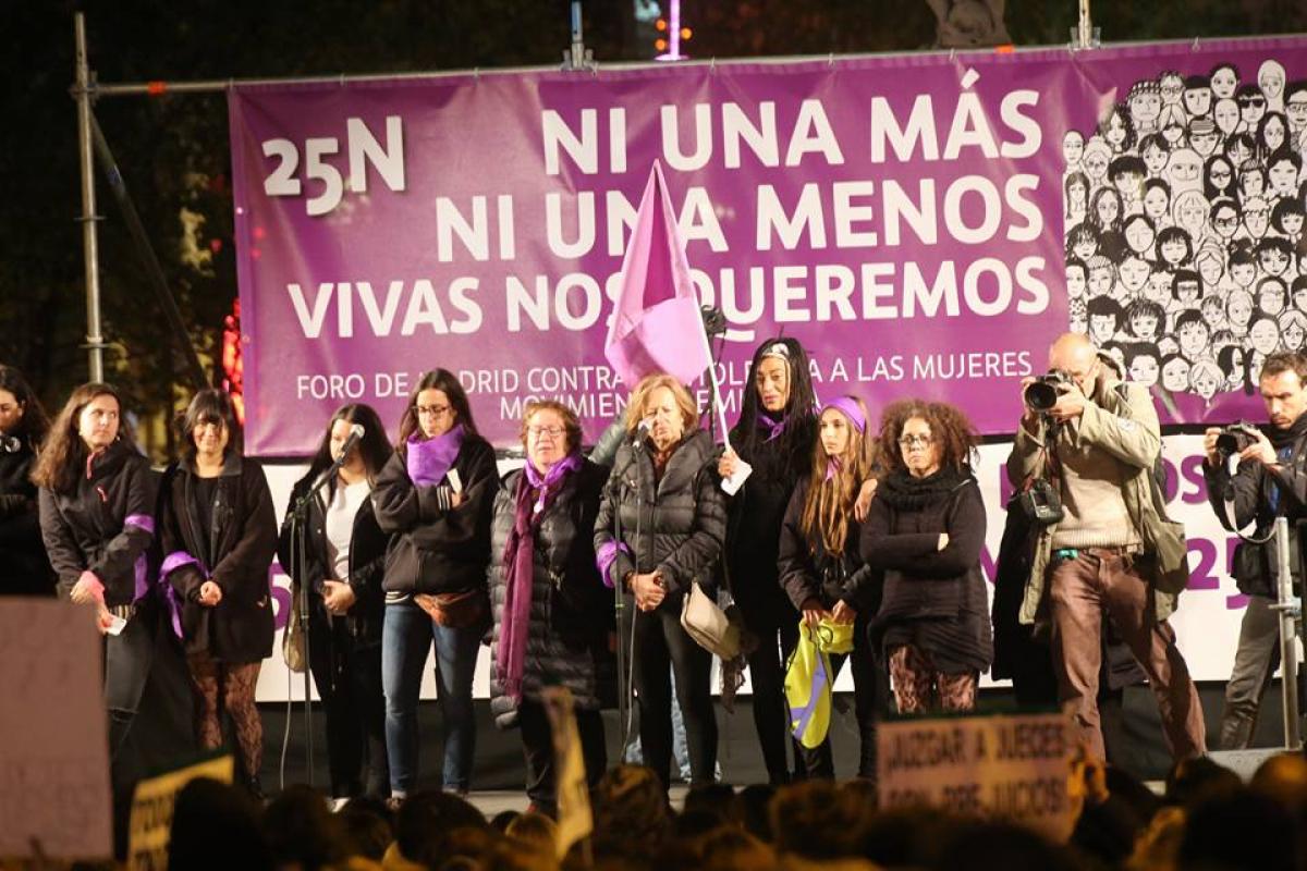 Manifestacion por el da internacional contra la violencia de gnero