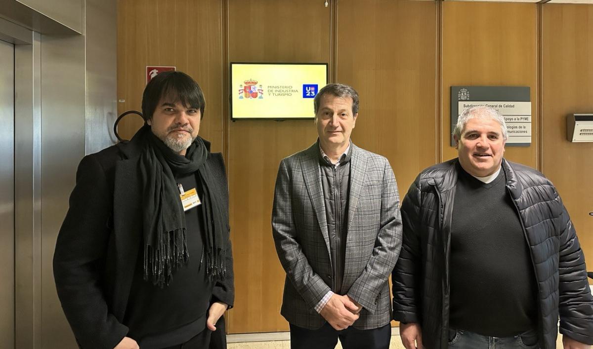 De izquierda a derecha, Gerardo Cortijo, Jos Antonio Delgado-Echage y Miguel ngel Casamayor