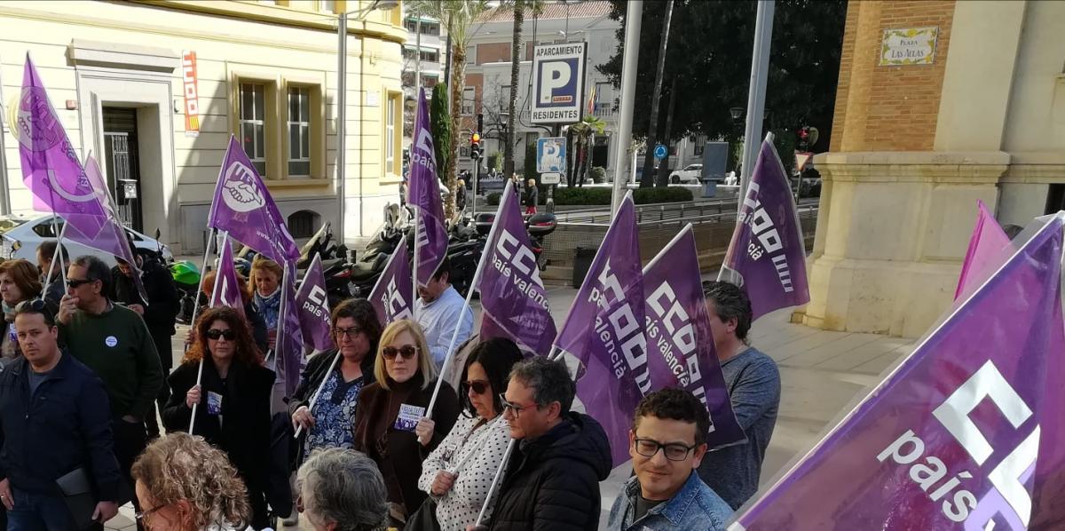 Concentraci contra la bretxa salarial entre dones i homes.