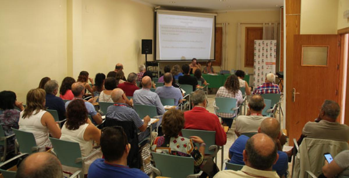 Bruno Estrada e Inma Martnez en la primera ponencia de la XXIII Escola