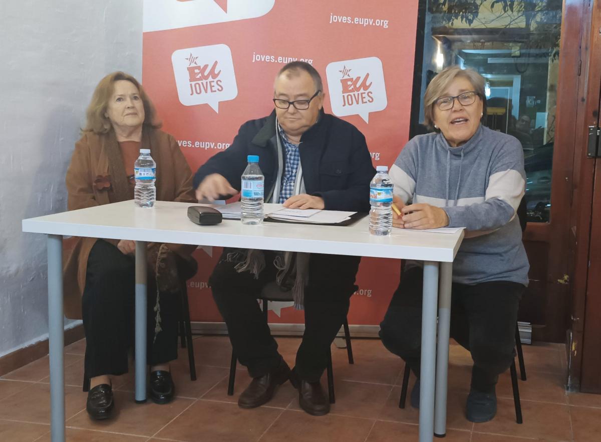 Xarrada informativa sobre pensions a Alacant, a crrec del Sindicat Intercomarcal de Pensionistes de CCOO l'Alacant-les Marines.