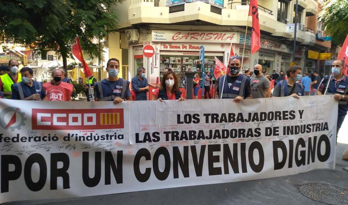 Pancarta en defensa d'un conveni del metall digne en Alacant