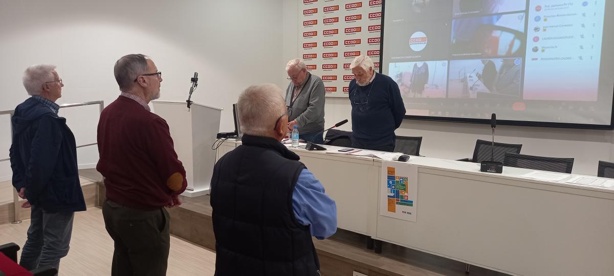 El Consell de la Federaci de Pensionistes de CCOO PV guarda un minut de silenci per les vctimes de la DANA