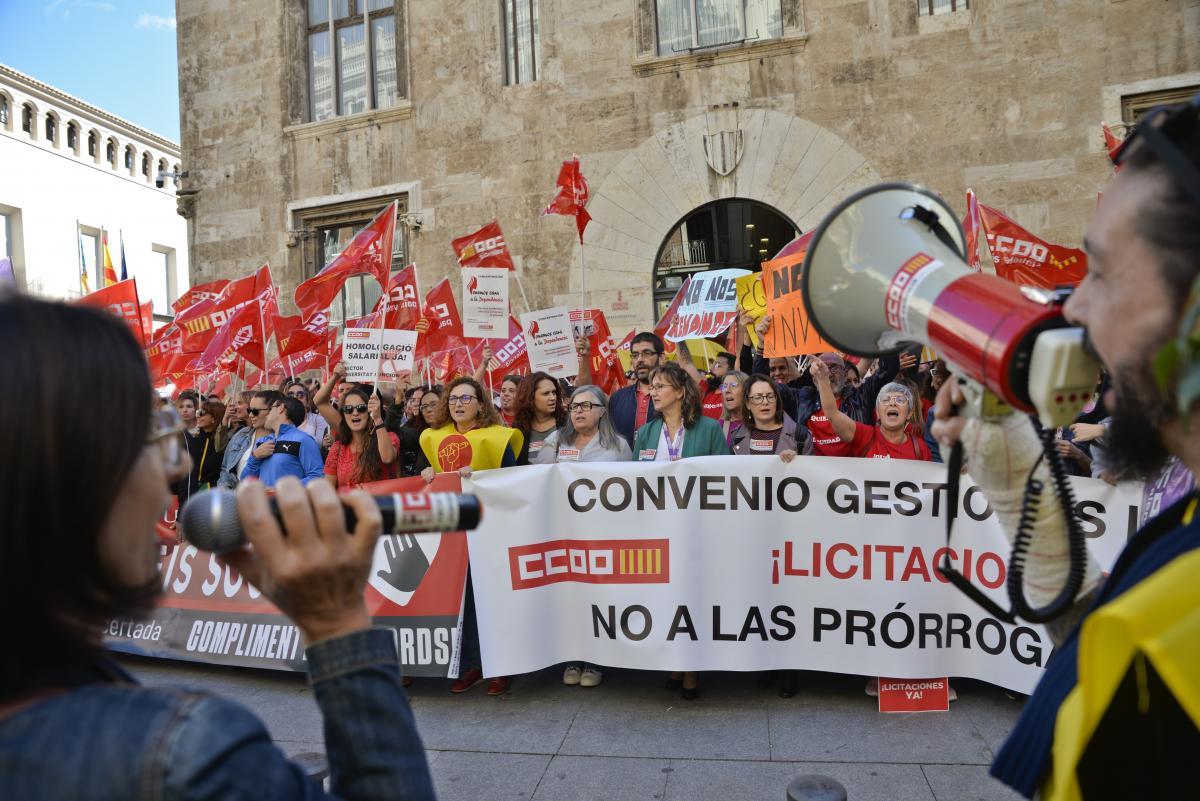 Imagen de la movilización realizada ante el Palau de la Generalitat