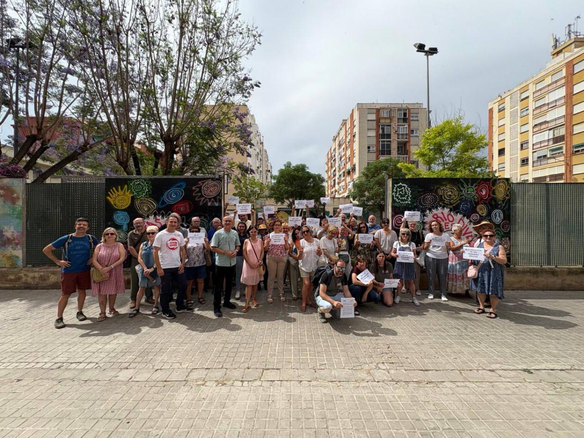 Concentraci contra les retallades a la CFPA Vicent Ventura