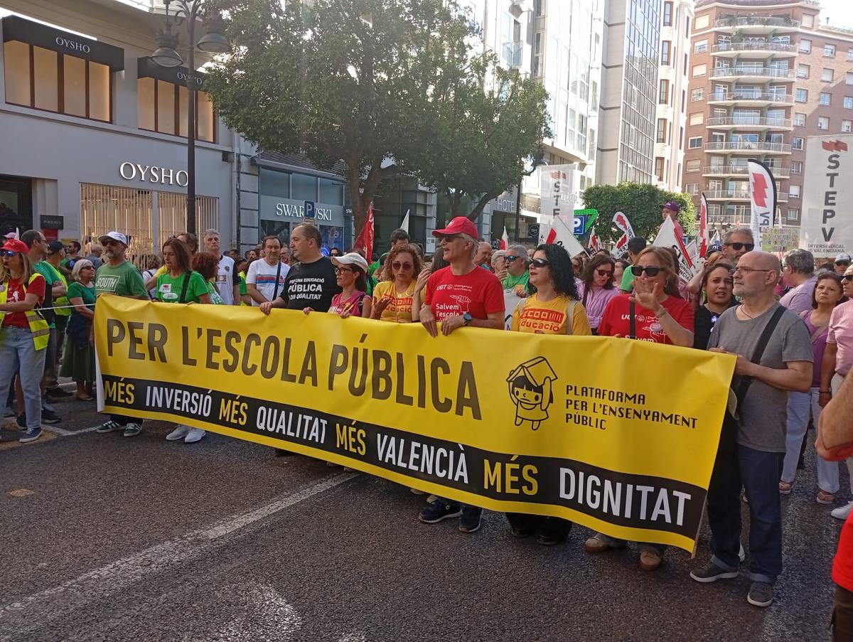 Pancarta de la Platafoma Per l'Ensenyament Públic