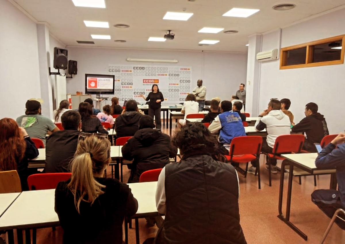 Asamblea informativa sobre el proceso de regularización extraordinaria