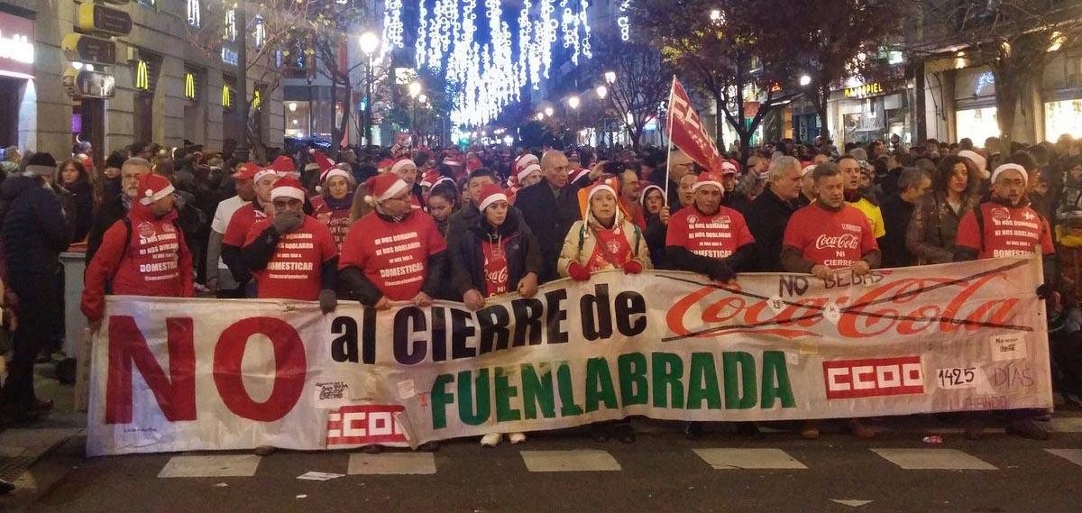 Manifestacin de la plantilla de Coca-Cola Fuenlabrada las pasadas navidades