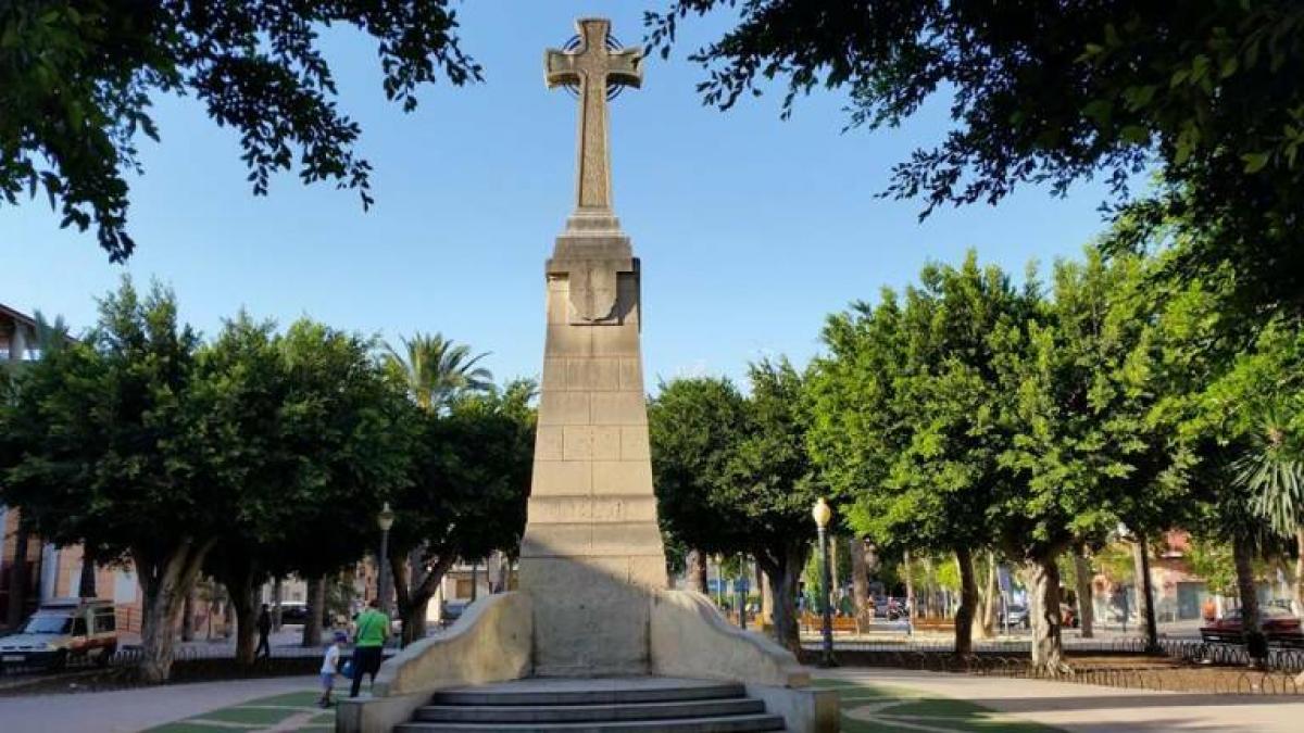 Creu dels Caiguts a Elx