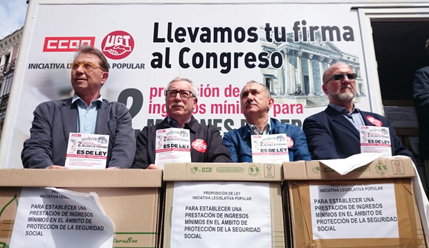 Los secretarios generales de CCOO y UGT en la rueda de prensa ante el Congreso