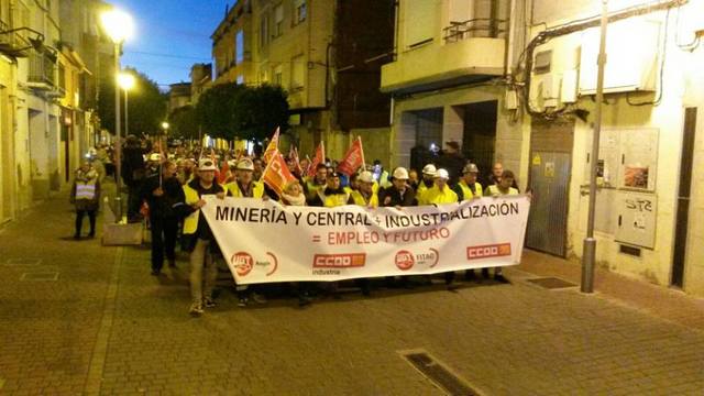 Marcha nocturna en Andorra por el furuo del carbn