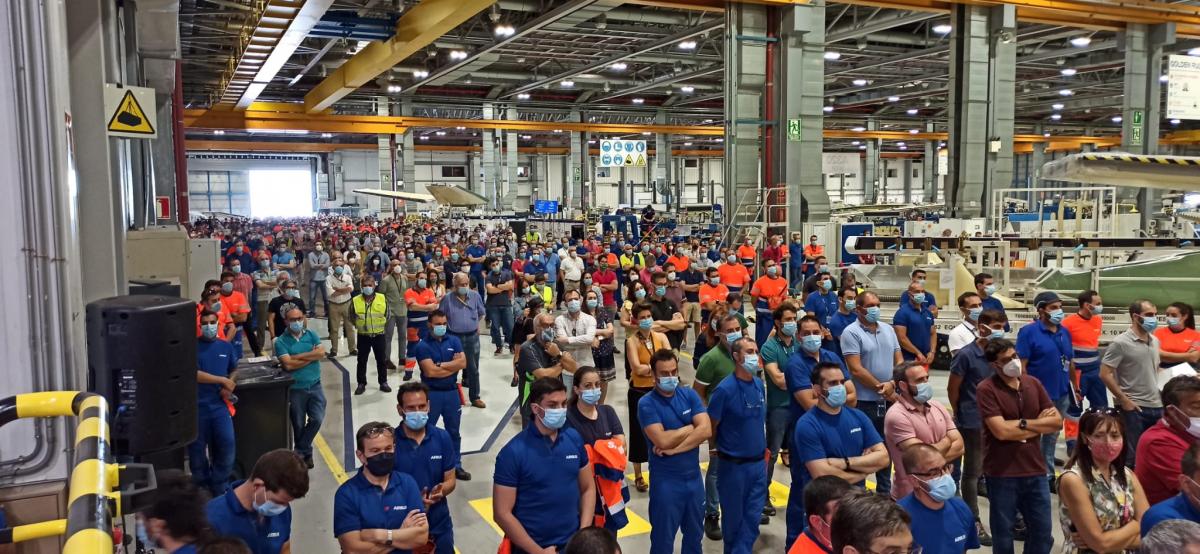 Asamblea y concentracin a las puertas de Airbus Getafe contra los despidos