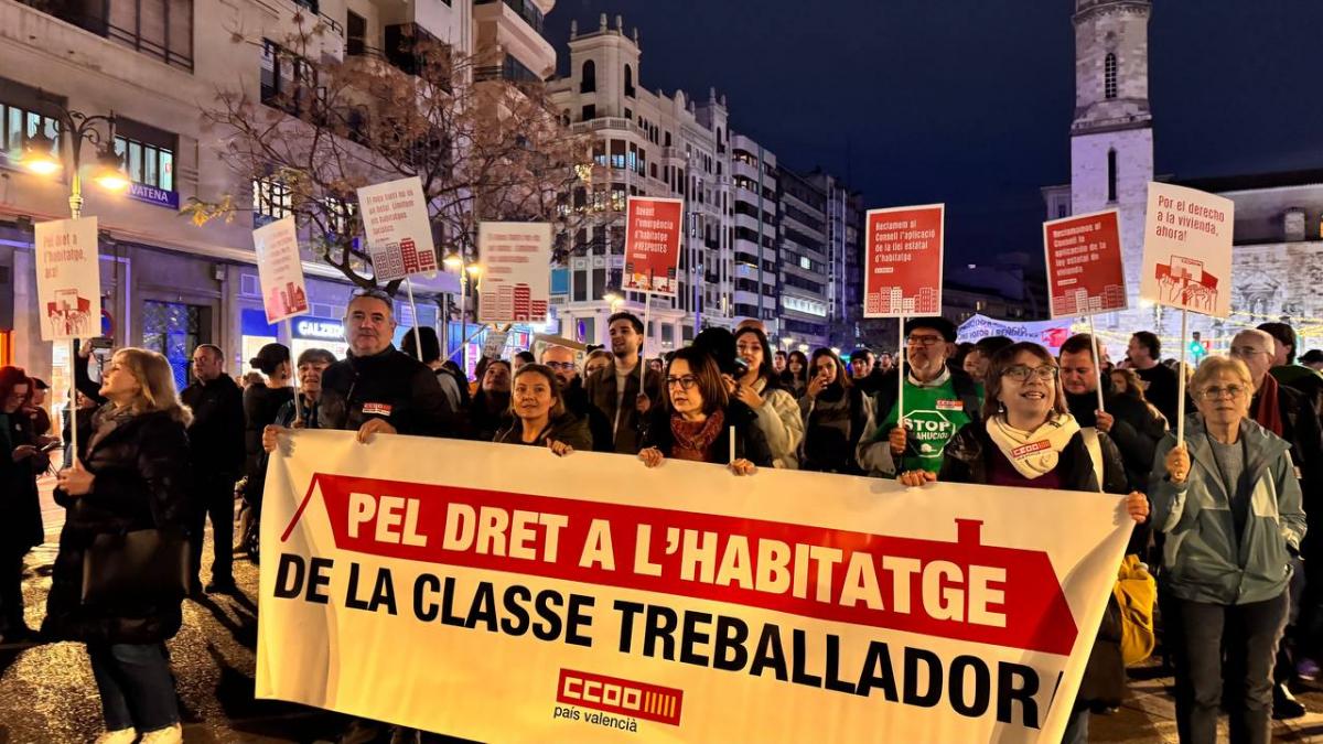 Pancarta de CCOO PV en la manifestació pel dret a l'habitatge