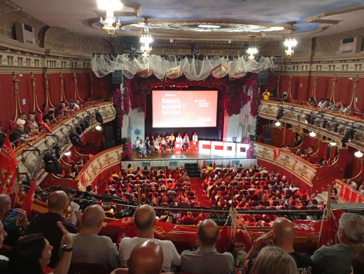 Asamblea de representantes sindicales en el teatro Olympia