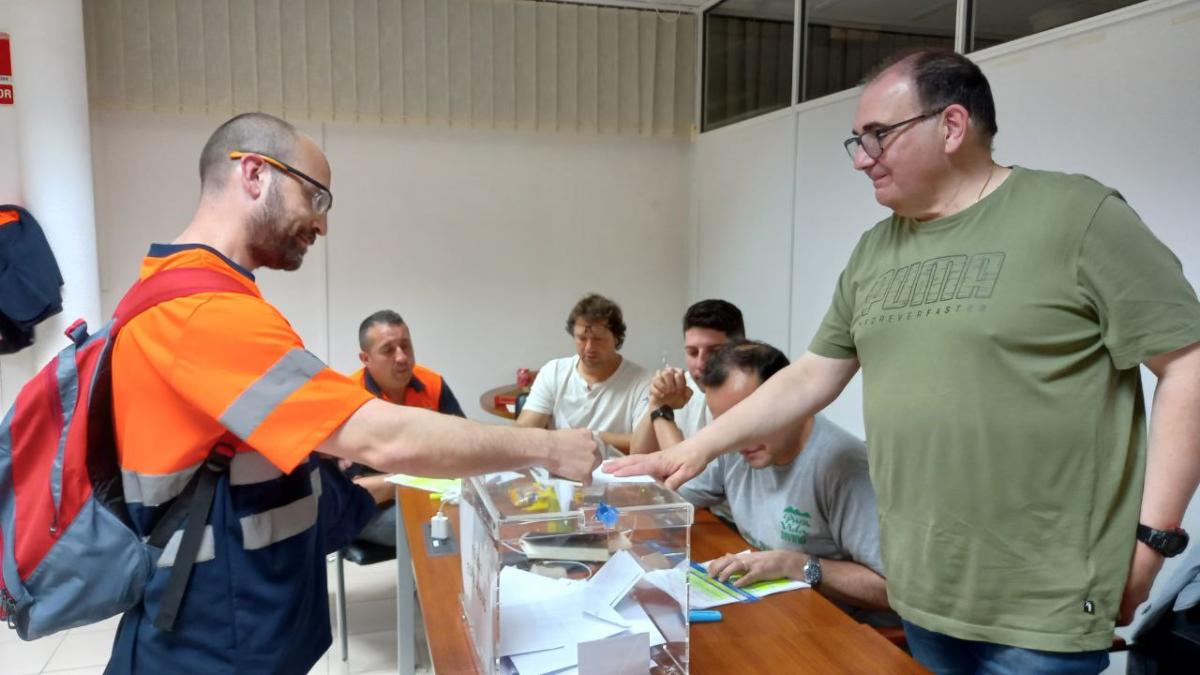 Imagen tomada durante las votaciones de ayer.