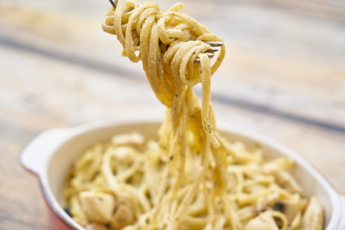 Fotografa de plato de tallarines (imagen de Pexels)