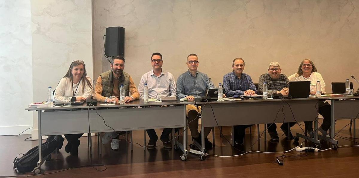 Representantes de CCOO en la comisin negociadora, junto a quienes les asesoraron en la negociacin