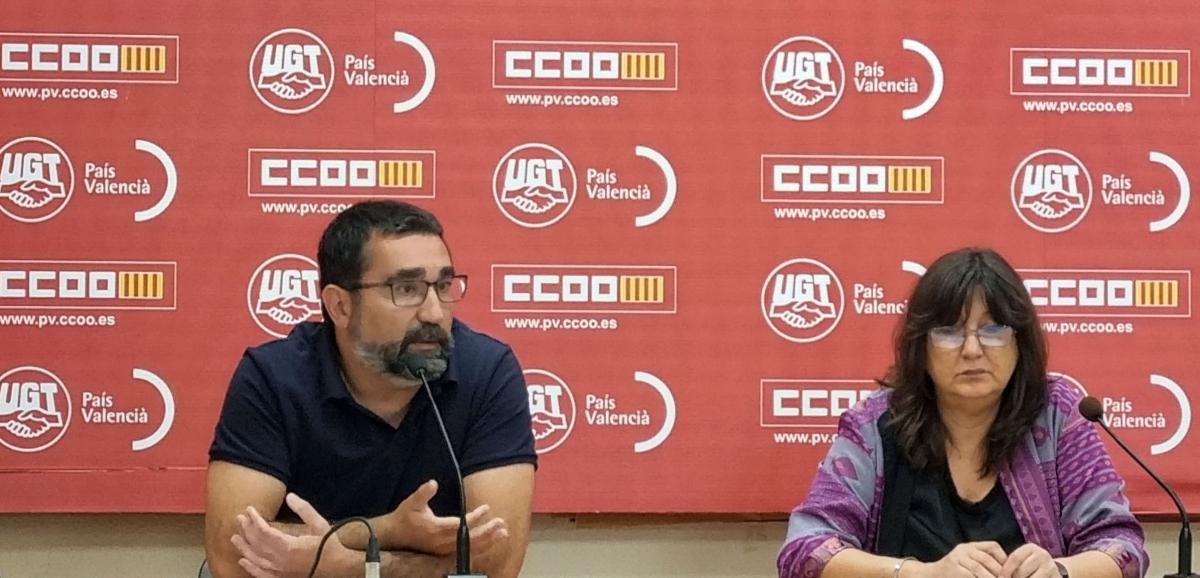 El secretario de Accin Sindical y Salud Laboral de CCOO PV, Jaume Mayor, junto a su homloga de UGT PV, Marisa Baena, en la rueda de prensa con motivo del 28 de abril, Da Internacional de la Seguridad y Salud en el Trabajo.