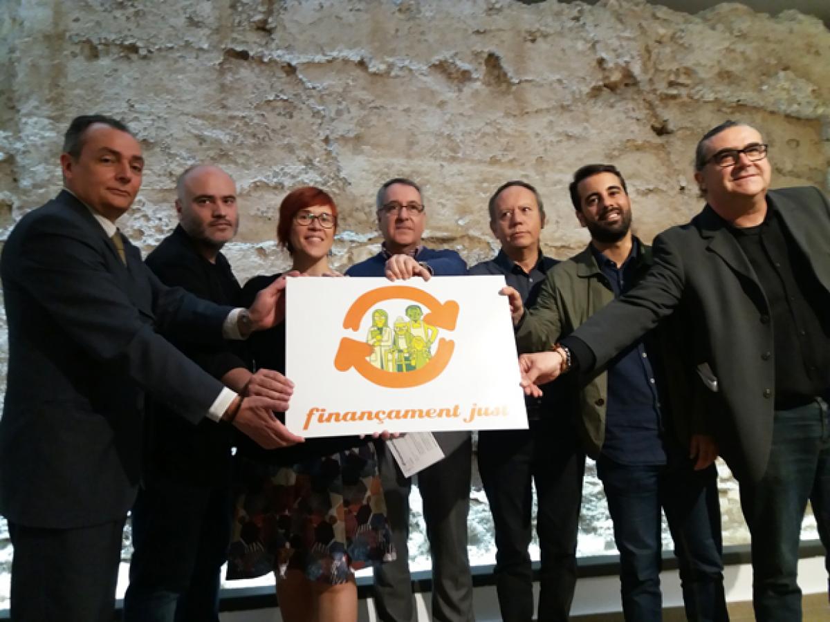 La Comissi presenta la nova imatge de la campanya, dissenyada per Paco Roca.