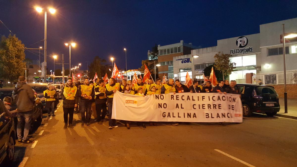 Manifestacin contra el cierre de Gallina Blanca