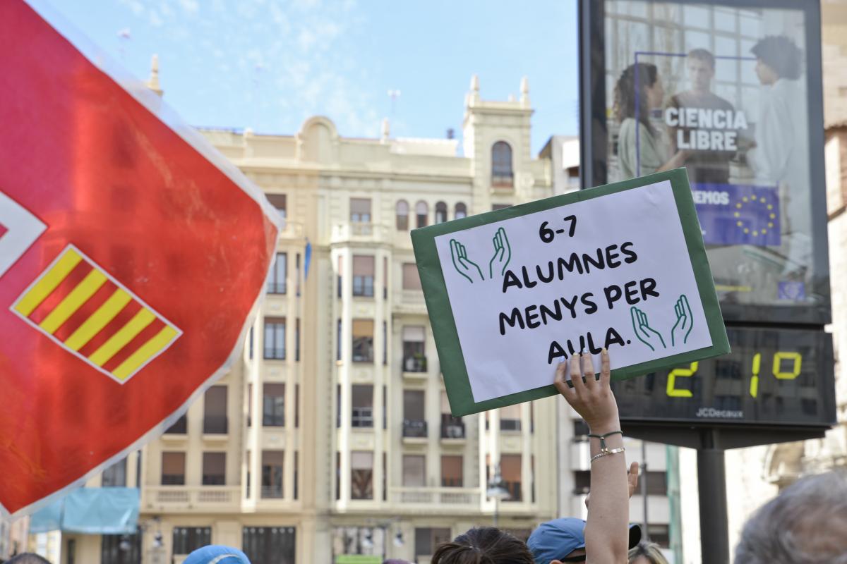 Continua un seguiment sense precedents a la vaga educativa del PV