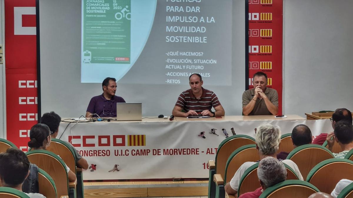 Taula de la jornada realitzada en la seu de CCOO Camp de Morvedre-Alt Palncia