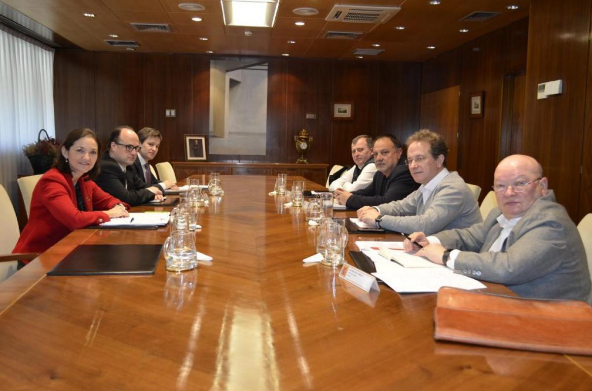 Reunin con la Ministra de Industria