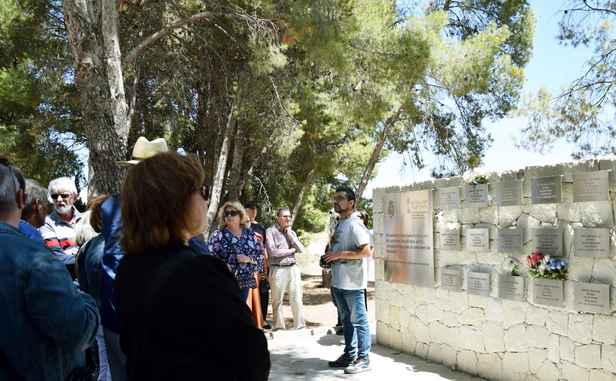 Visita al cementiri municipal