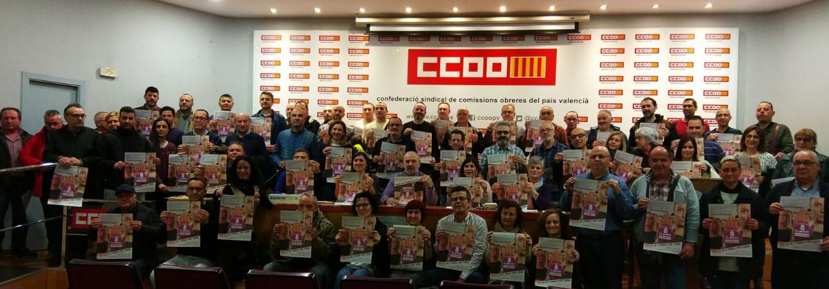 Asamblea de delegados y delegadas de la madera, en CCOO PV, mostrando su apoyo a la huelga del 8 de Marzo.