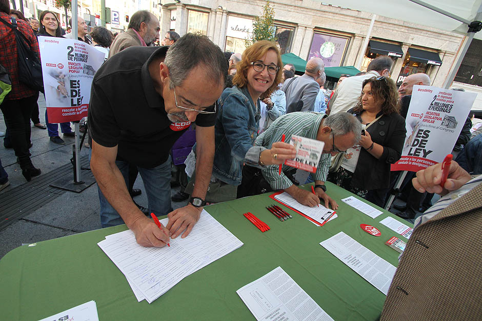 Inico recogida de firmas ILP Renta Mnima #EsDeLey