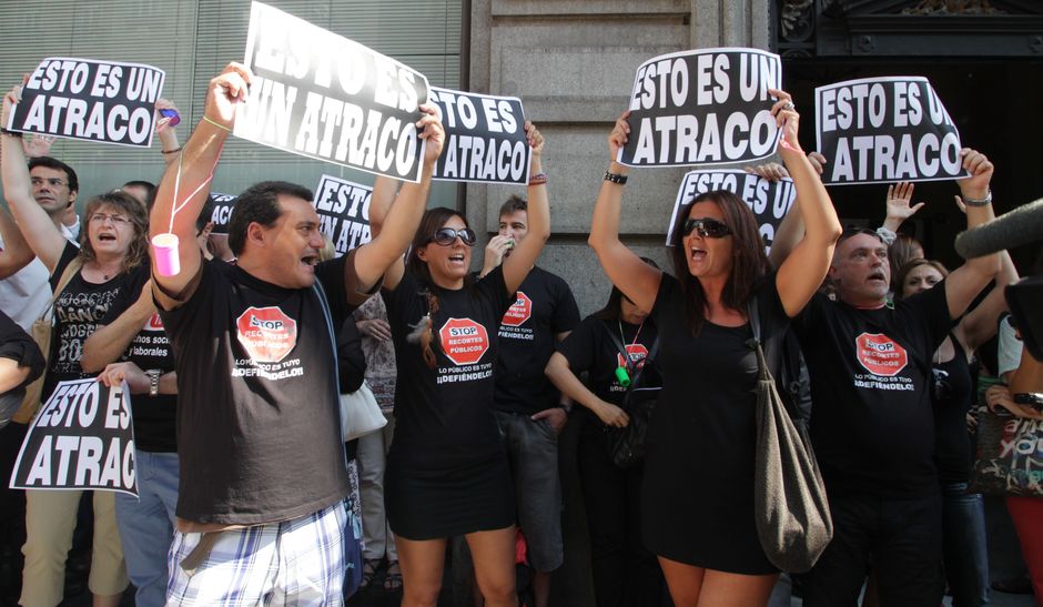 La presin sindical fuerza un acuerdo sobre la paga extra y abre un proceso de negociacin con la Comunidad de Madrid