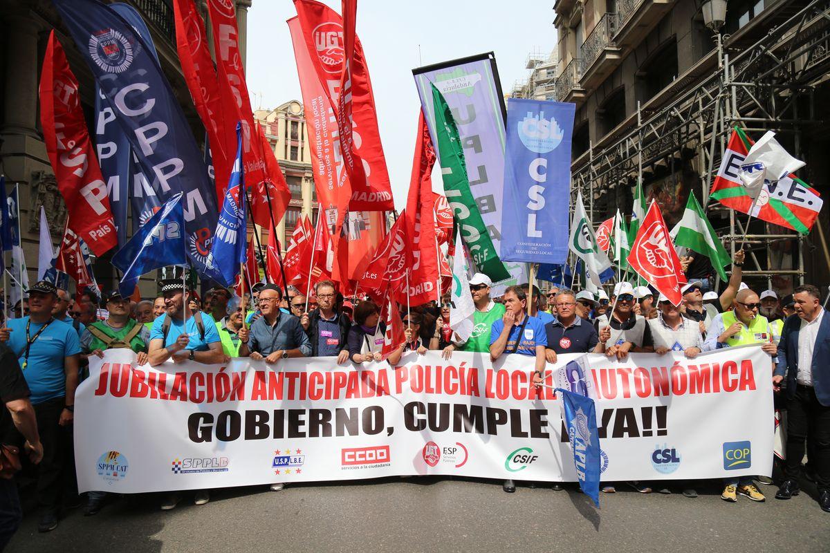 Manifestacin por la jubilacin anticipada de las Policas Locales y Autonmicas