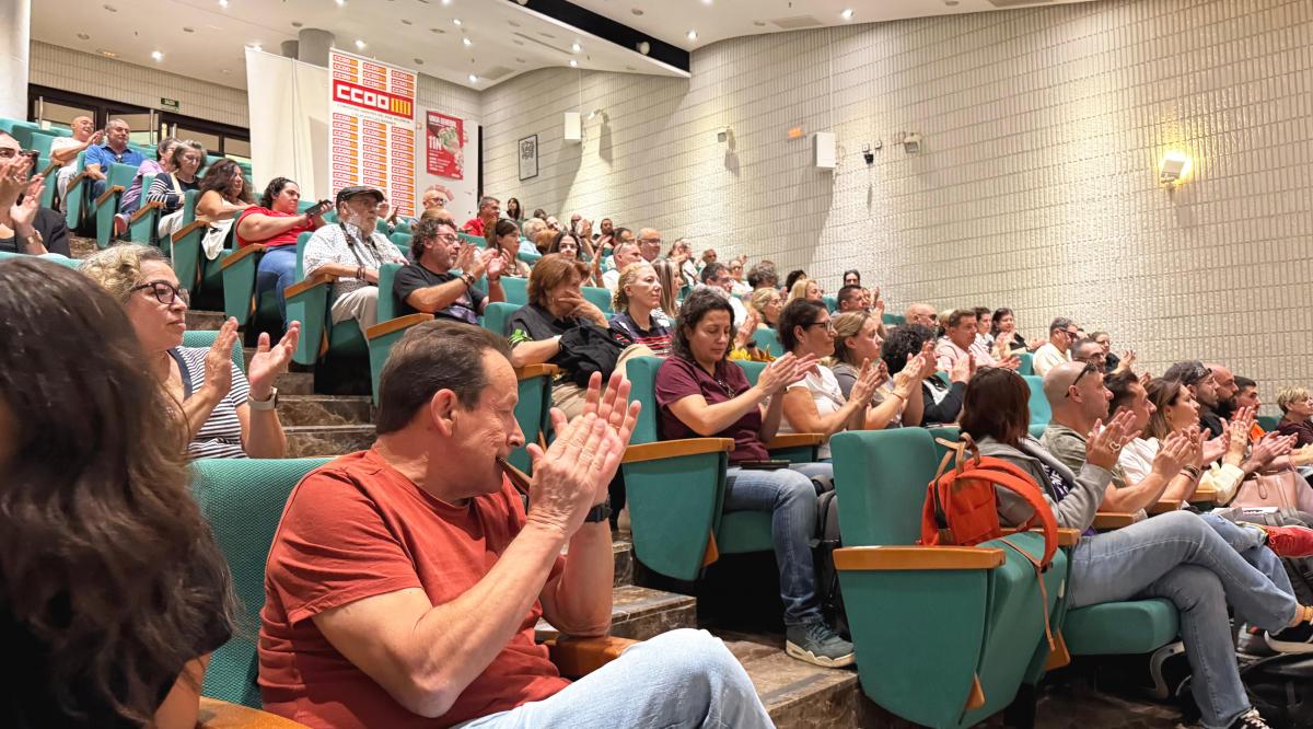 Asistentes a la asamblea de CCOO en Alicante.