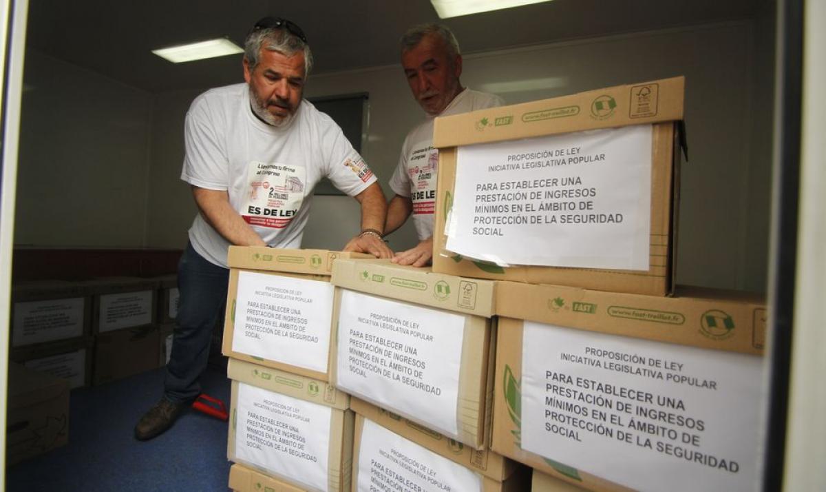 Entrega de 2 millones de firmas por una Ley de rentas mnimas en el Congreso de los Diputados