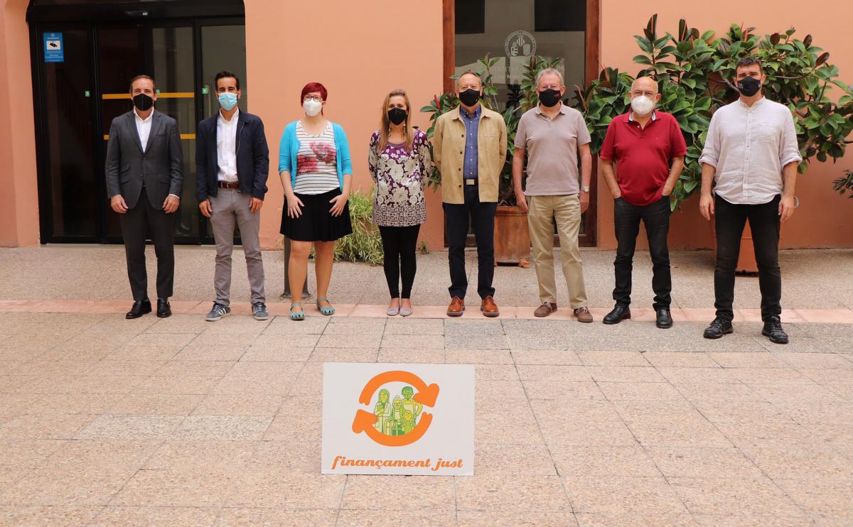 Foto dels reprresentants de les entitats integrants de la Comissi