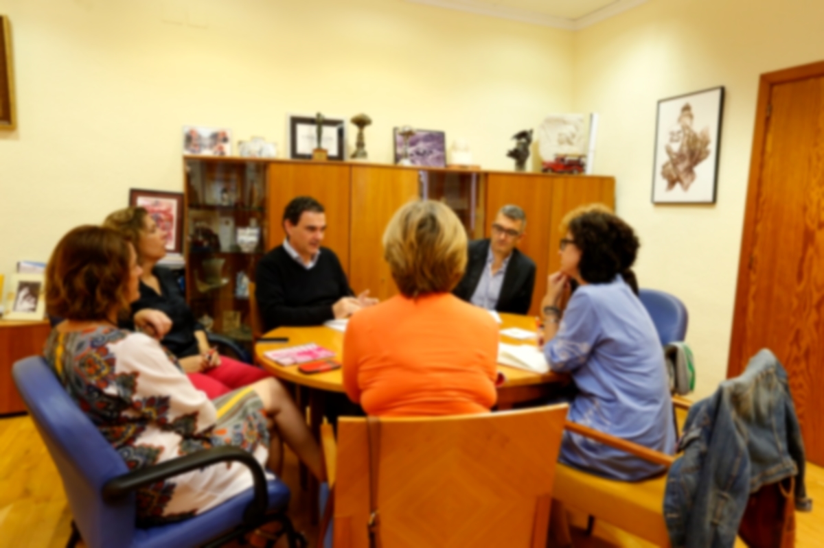 Imagen de la reunin en el Ayto. de Alfaz del Pi