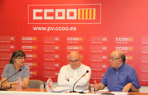 Victoria Porras, Agustn Rovira i Emerit Bono al seminari d'economia CCOO PV