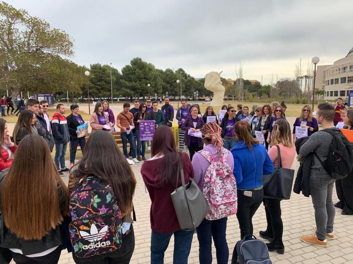 Assemblea amb estudiants de FEU Alacant.