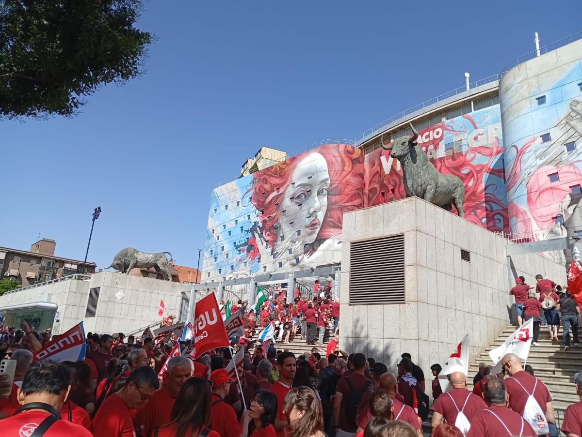 Entrada al pabellón