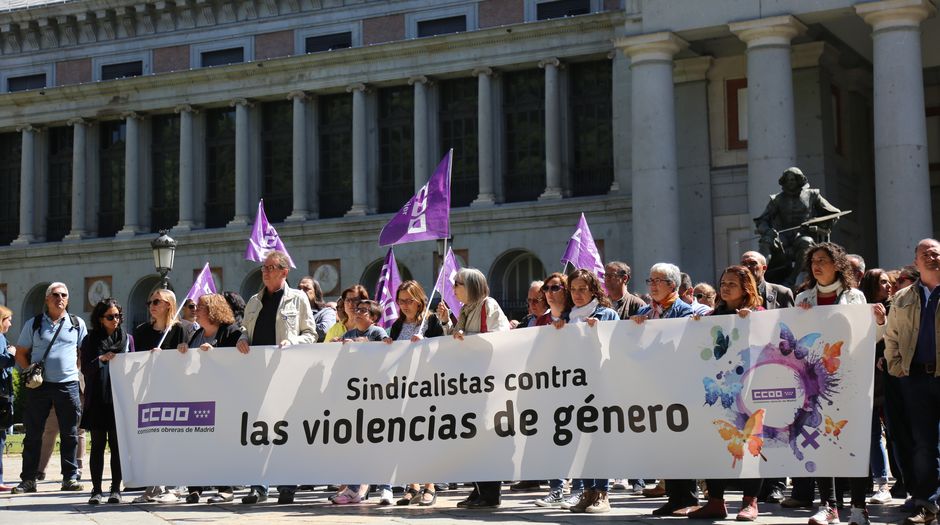 Concentracin de repulsa por el asesinato de ayer de una mujer y su hijo en Alcobendas