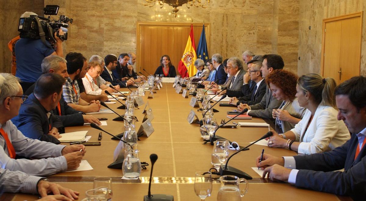 Reunin con administraciones, sindicatos y Endesa As Pontes