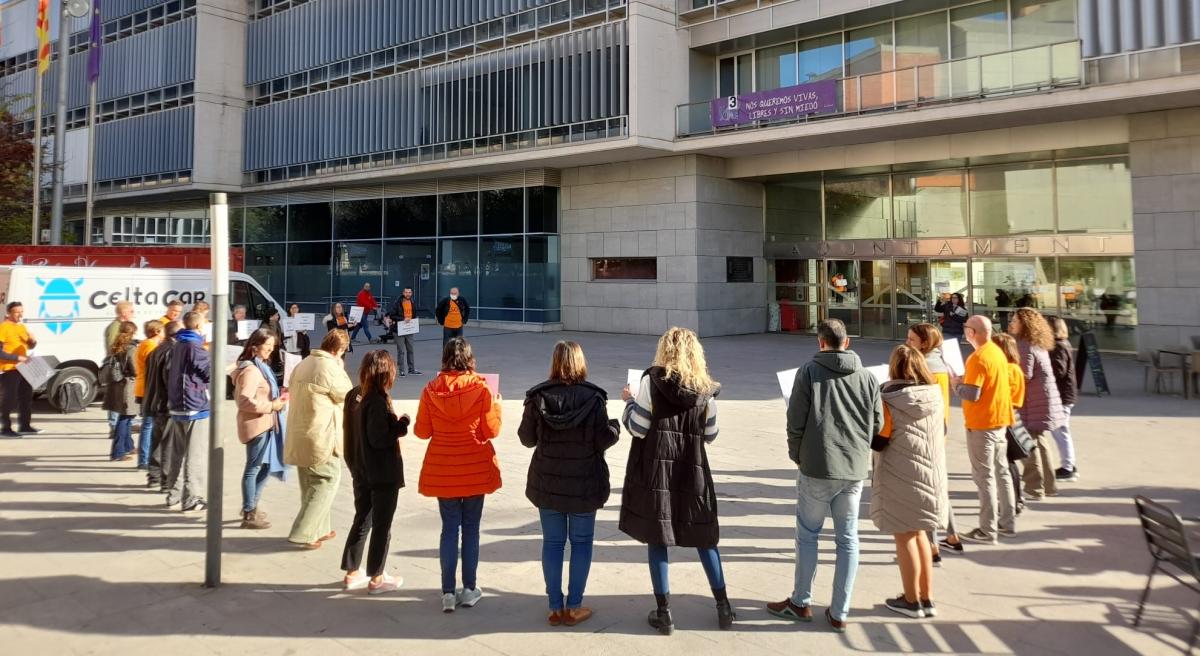 Concentraci per reclamar ms personal per als Serveis Socials de Sant Vicent del Raspeig