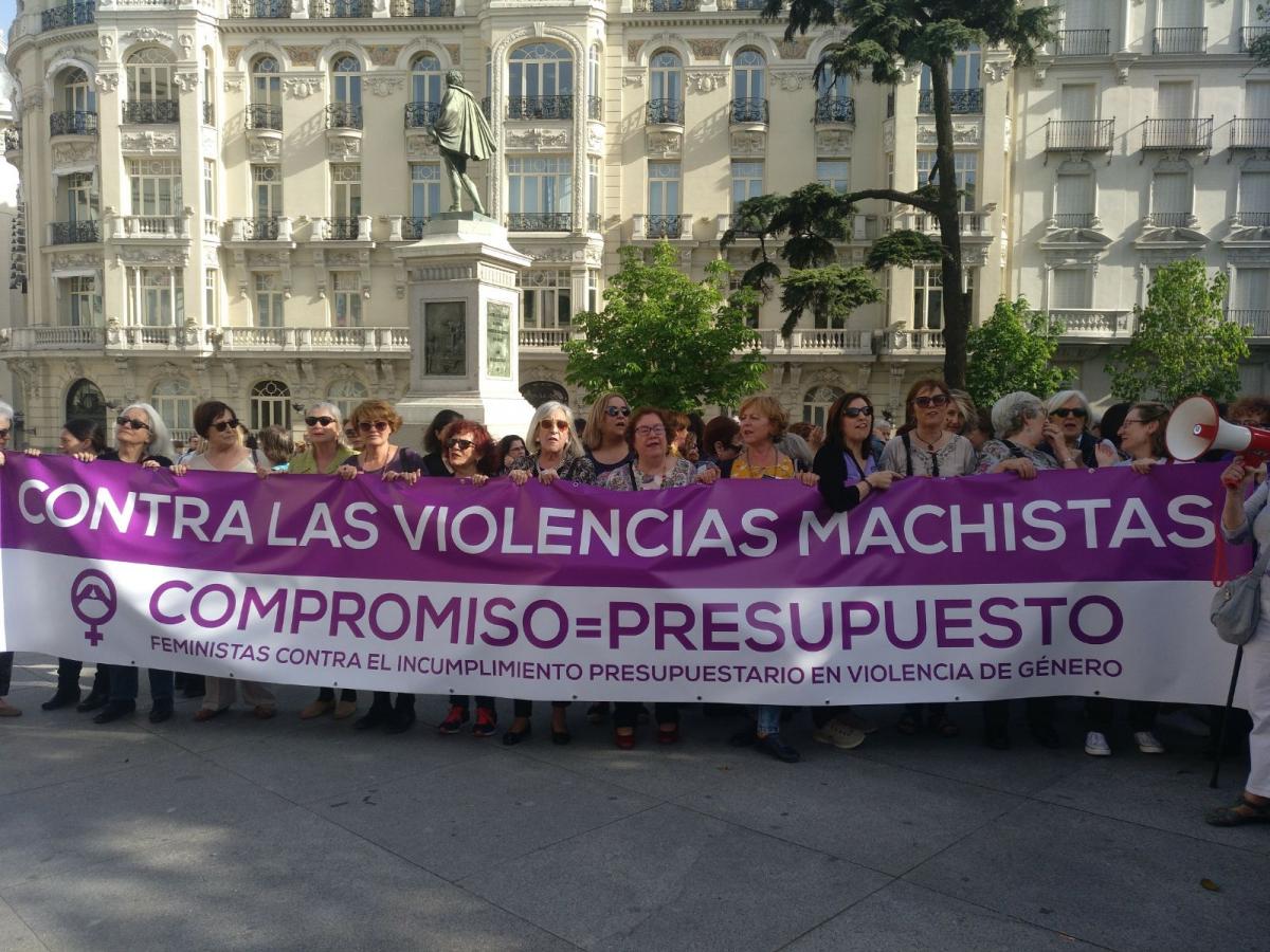 Concentracin contra la violencoa machista frente al Congreso de los Diputados