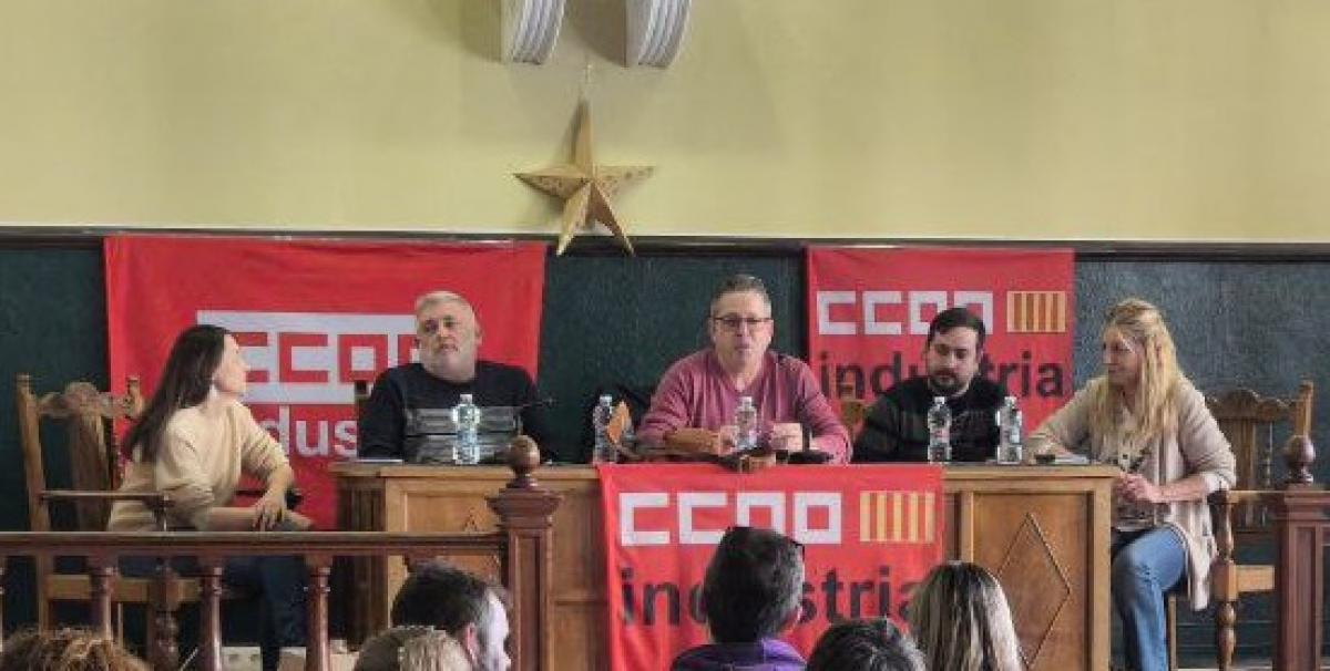 Mónica Tacino, Juan José Picazo ,Secretario General de CCOO Industria PV, José María Gutiérrez, Coordinador CCOO Industria en Comarques del Nord, Kevin González y Sandra Portalés ( de Izquierda a derecha).