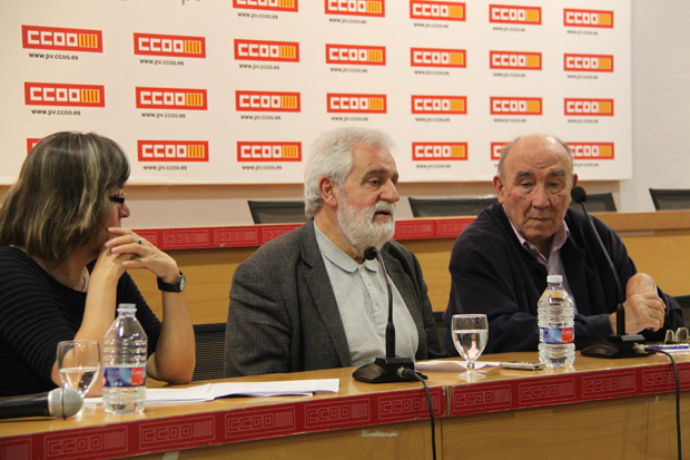 Vicent Garcs (centre) en el Seminari d'economia de CCOO PV.