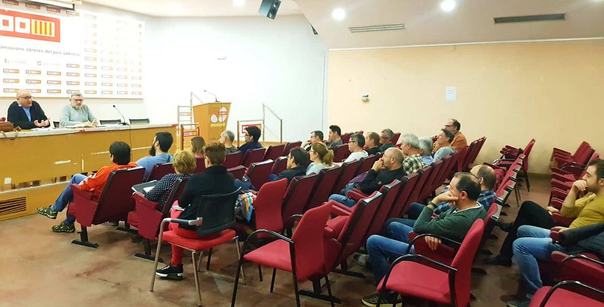 Momento de la asamblea de delegados y delegadas del sector qumico.