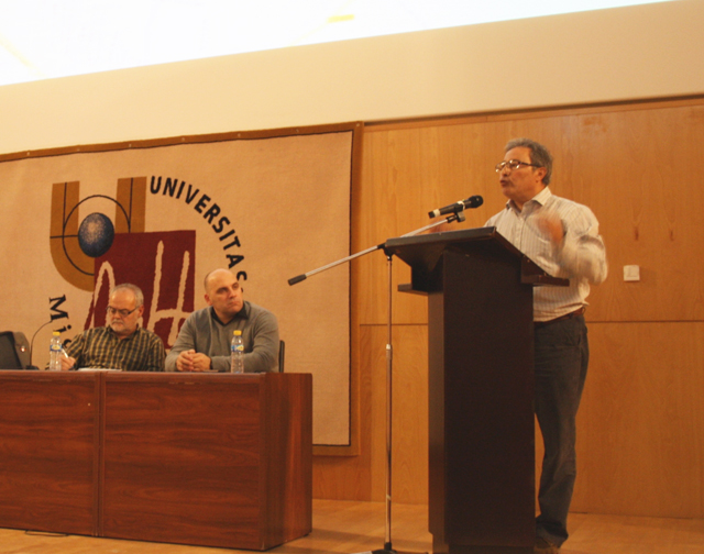 Paco Molina, durante su intervencin, ayer en Elche. 