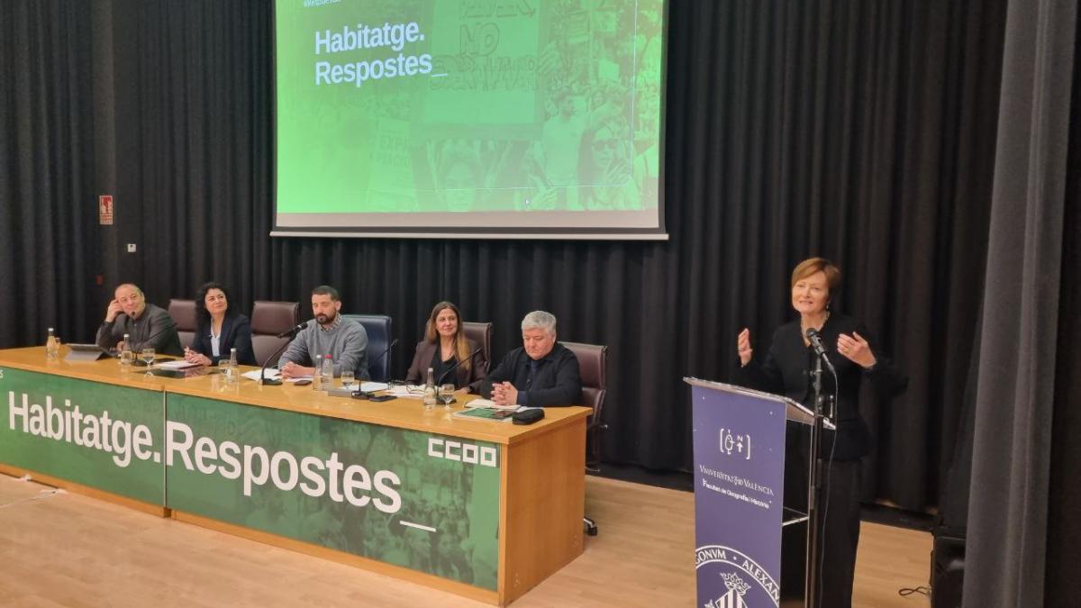 Inauguración de la jornada, a cargo de la rectora de la Universitat de València, Mavi Mestre.